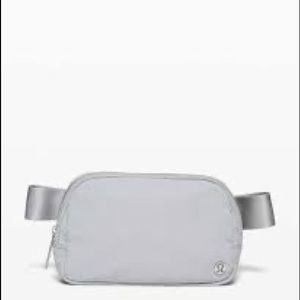 NWT Lululemon Everywhere Silver Drop Belt Bag